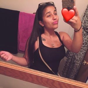 Meet your Posher, Arlyssa